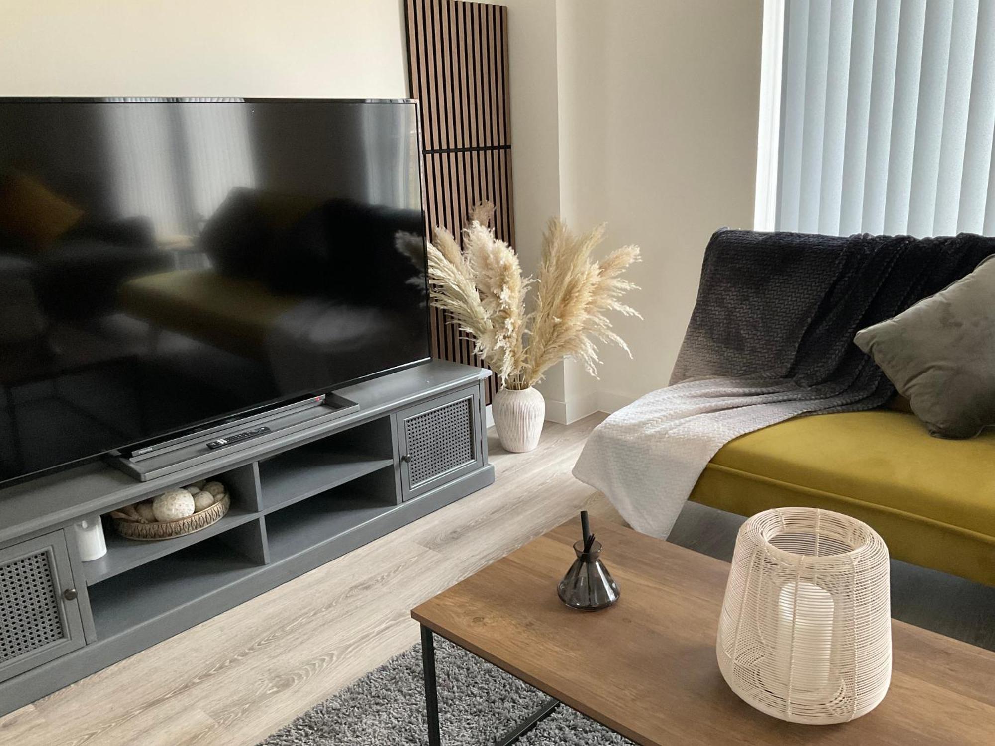 The Parkes A Stylish 3br House, 5 Mins From Close To The Edgbaston Stadium, The Hippodrome, Uob, Aston And Bcu, China Town, Kings Heath Bhx Airport And Much