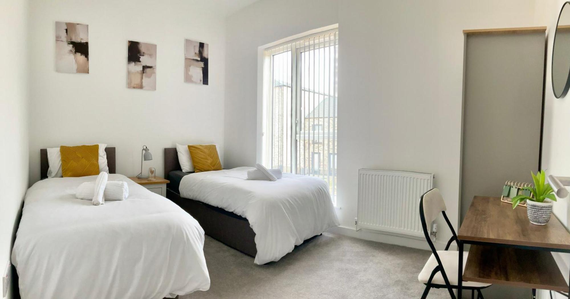 The Parkes A Stylish 3br House, 5 Mins From Close To The Edgbaston Stadium, The Hippodrome, Uob, Aston And Bcu, China Town, Kings Heath Bhx Airport And Much *