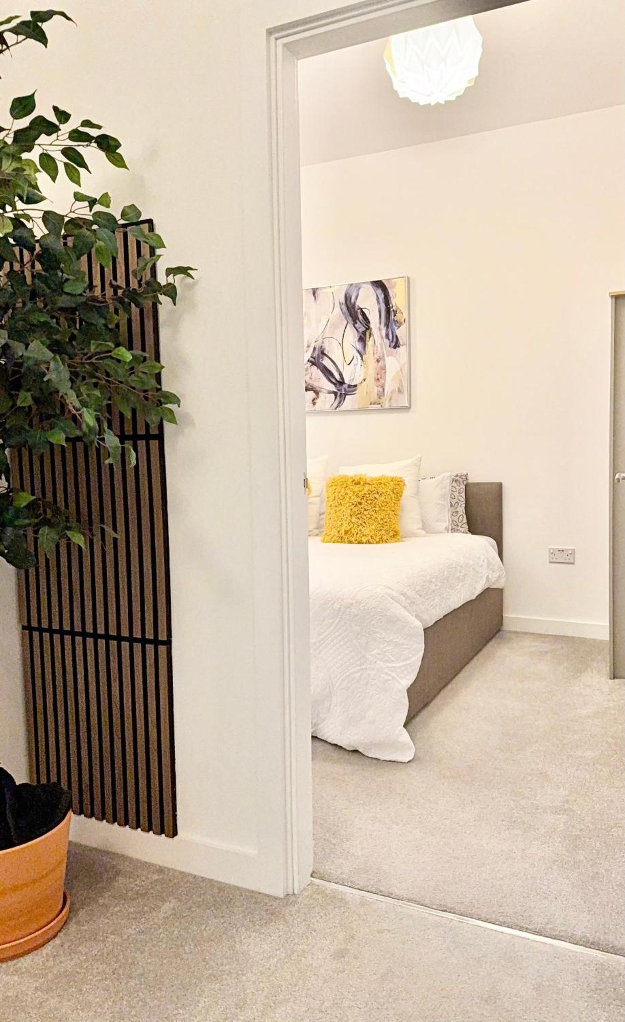 The Parkes A Stylish 3br House, 5 Mins From Close To The Edgbaston Stadium, The Hippodrome, Uob, Aston And Bcu, China Town, Kings Heath Bhx Airport And Much *